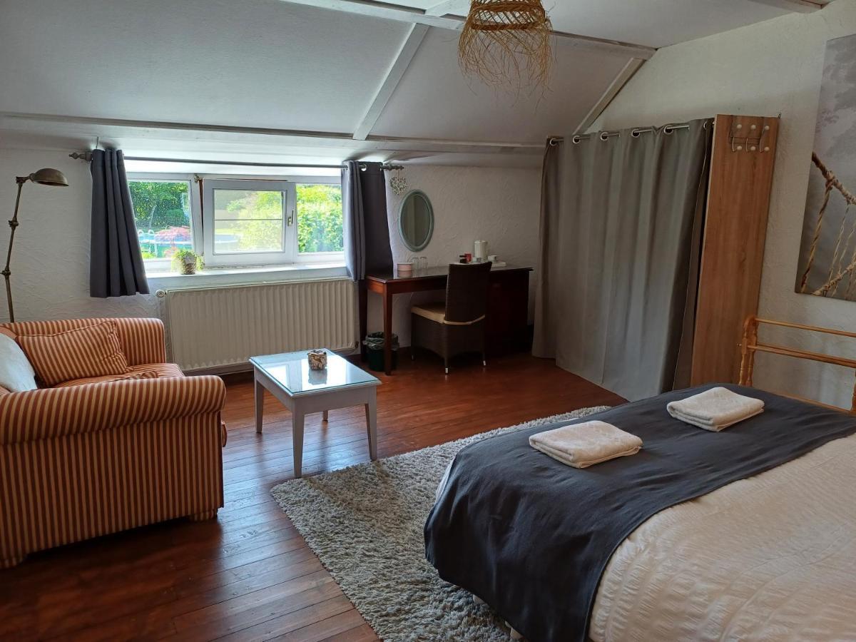 Les Gabelous - Chambre D'Hotes - Viroinval Dourbes 外观 照片