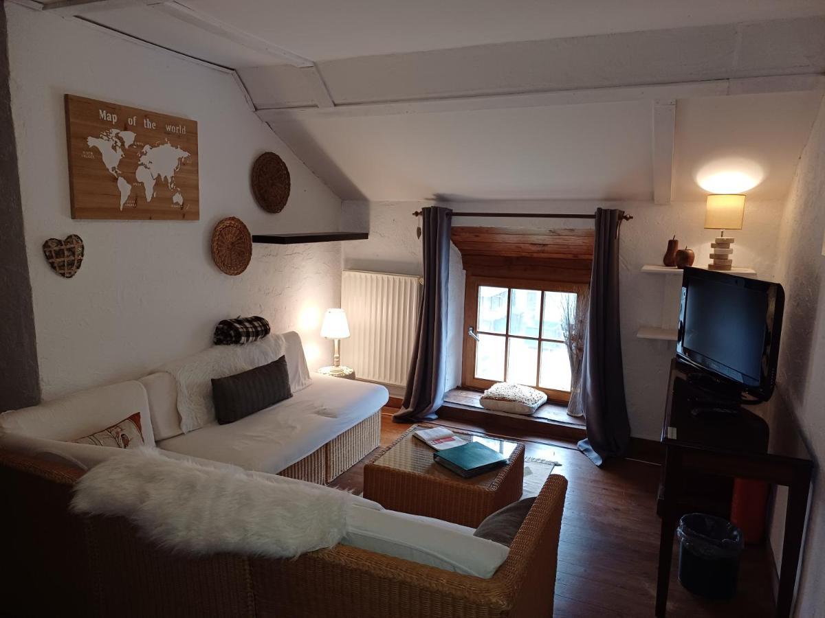 Les Gabelous - Chambre D'Hotes - Viroinval Dourbes 外观 照片
